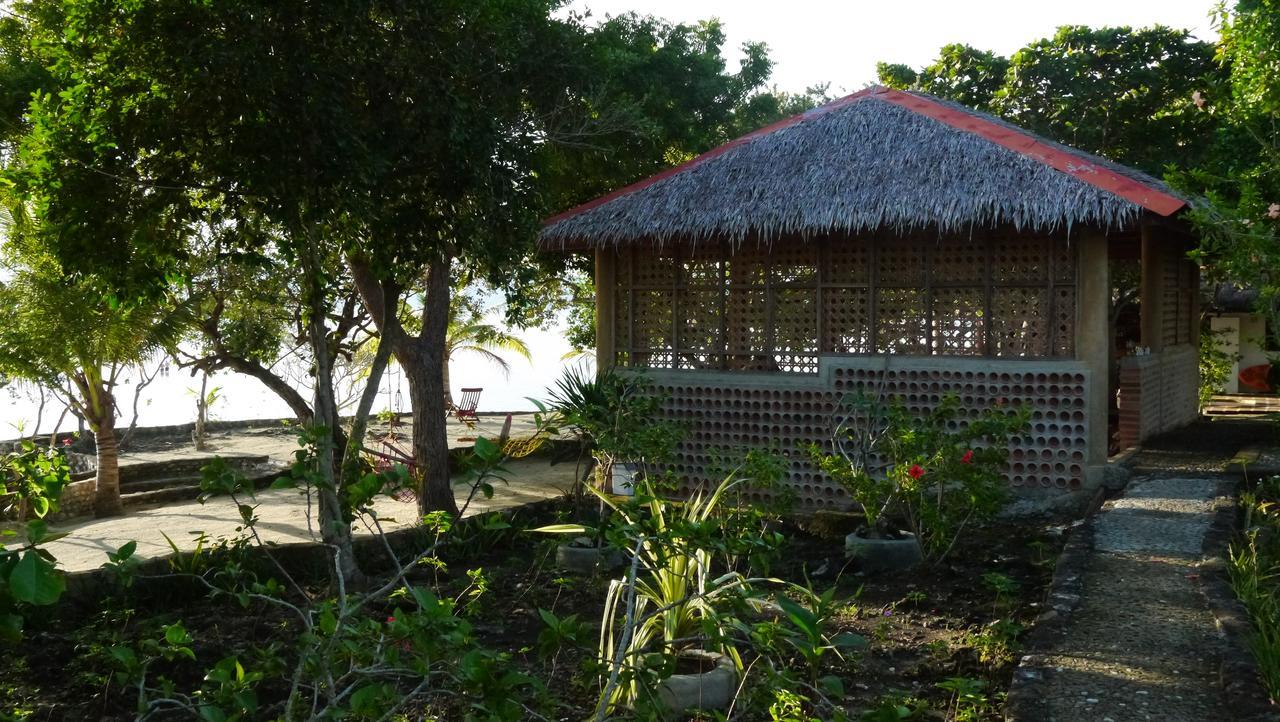 Moalboal T Breeze Coastal Resort Exterior foto